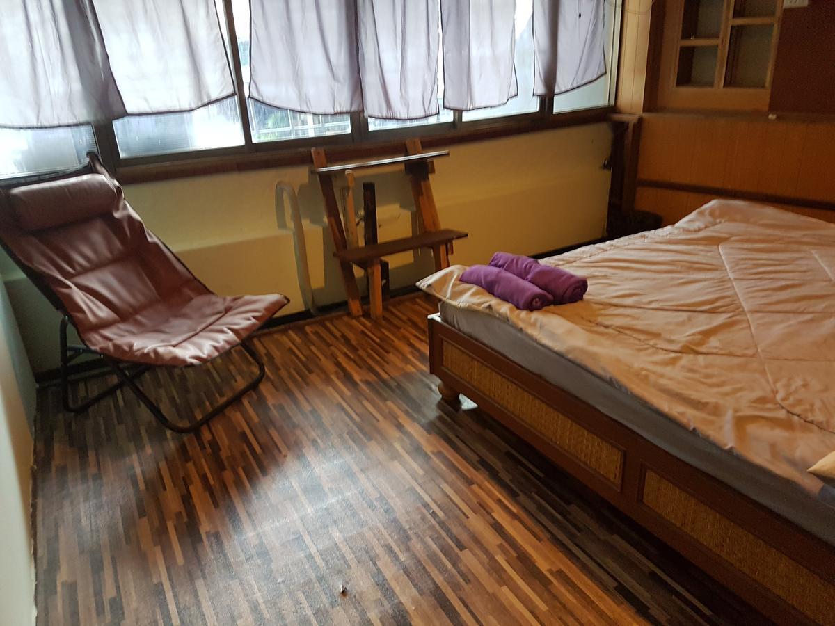 Bar 184 Party Hostel (Adults Only) Chiang Rai Exterior foto