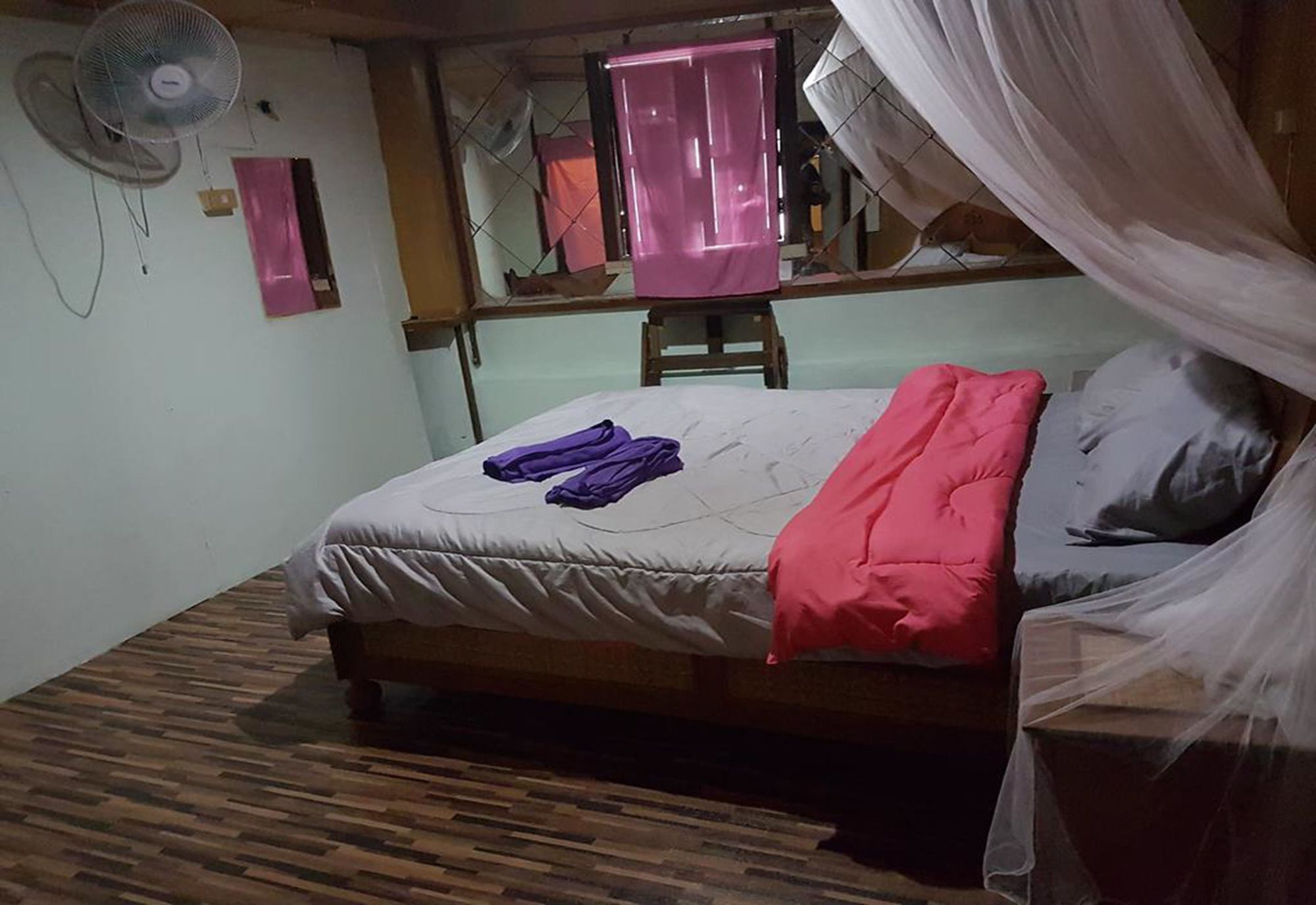 Bar 184 Party Hostel (Adults Only) Chiang Rai Exterior foto