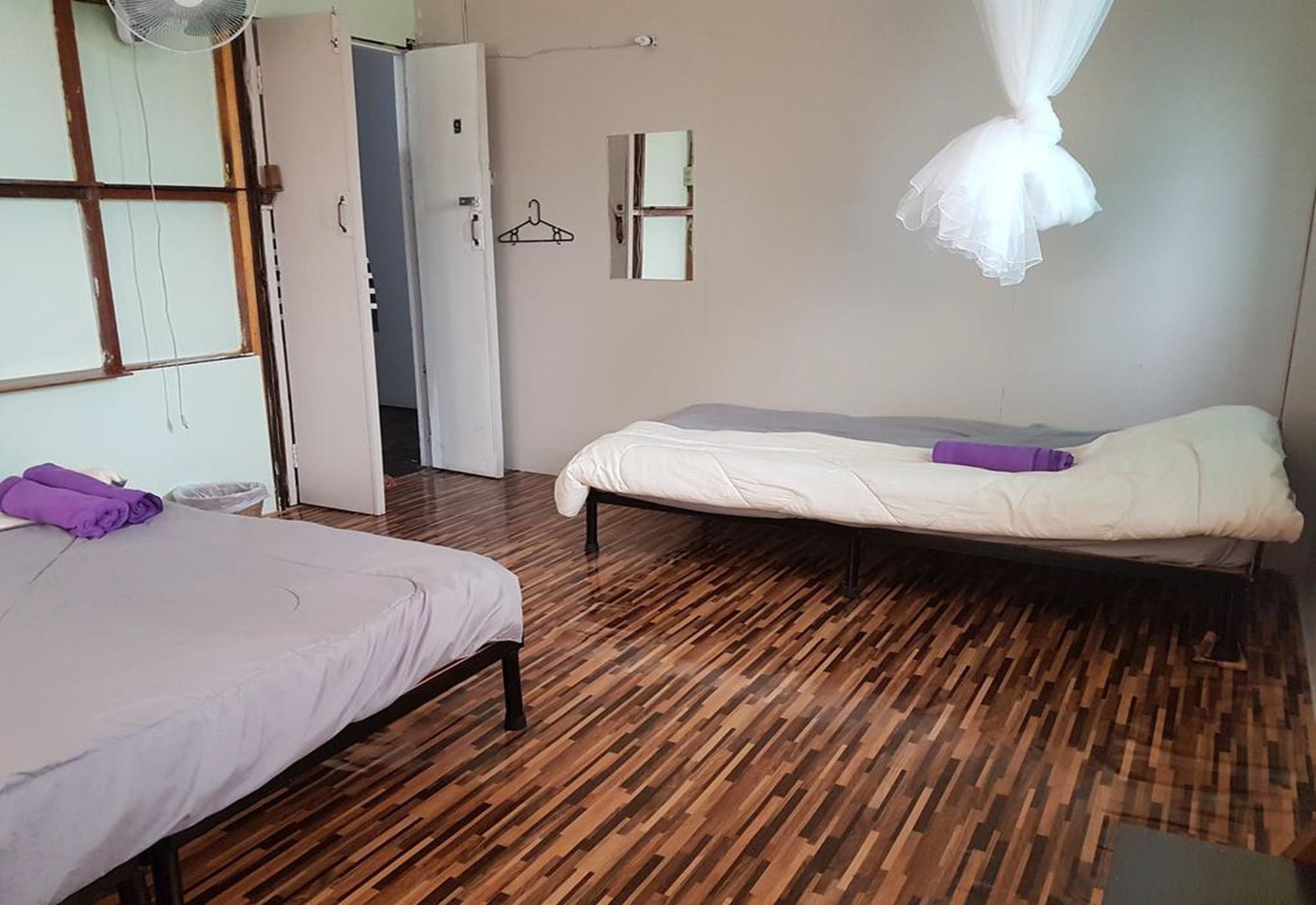 Bar 184 Party Hostel (Adults Only) Chiang Rai Exterior foto